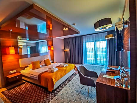 Suite (2 Adults)