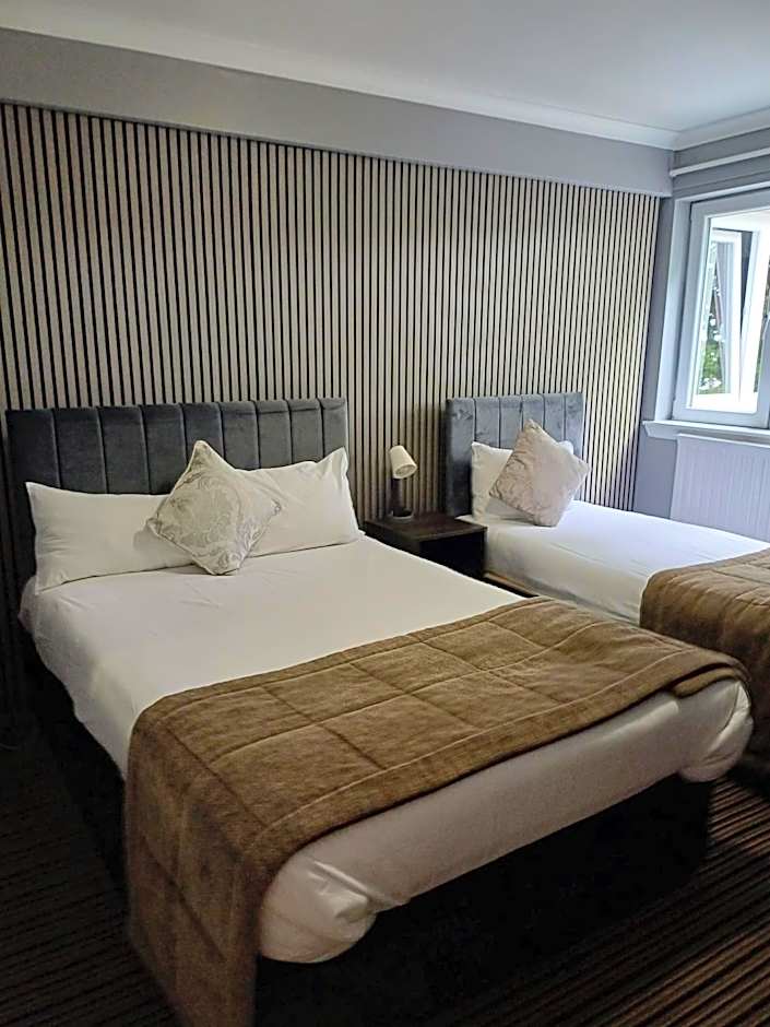 Kings Park Hotel