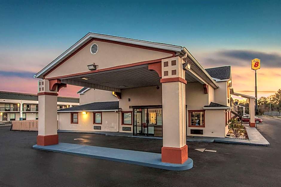 Photo 1 of 50 of Super 8 by Wyndham Florence