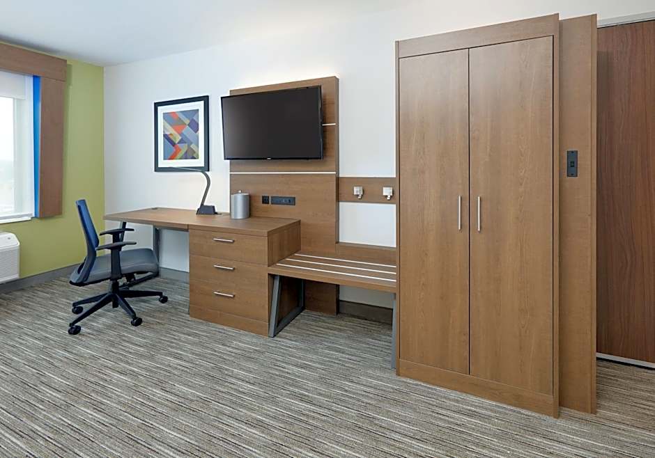 Holiday Inn Express & Suites San Antonio NW Near Seaworld by IHG