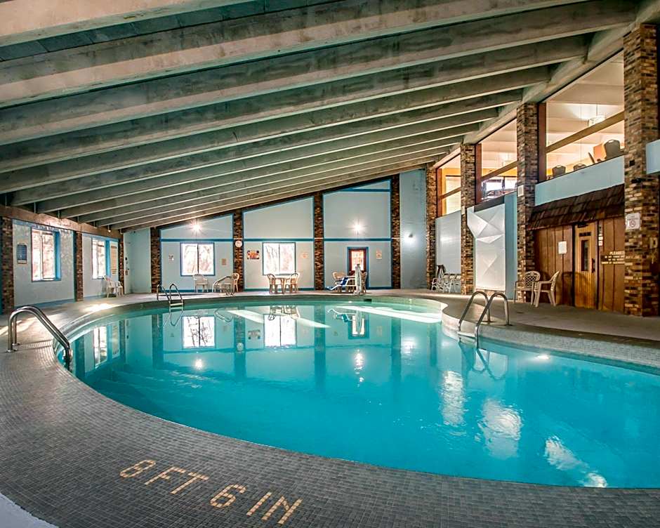 Quality Inn East Dubuque