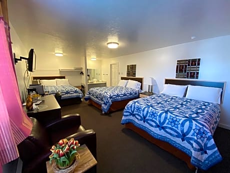 Deluxe Triple Room