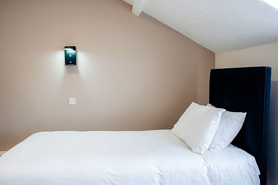 San Clu Hotel, Bar & Brasserie