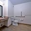 Holiday Inn Express & Suites Page Lake Powell Area By IHG