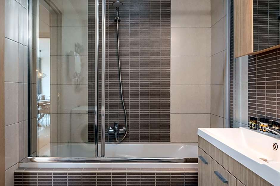 Trianon Luxury Apartments & Suites