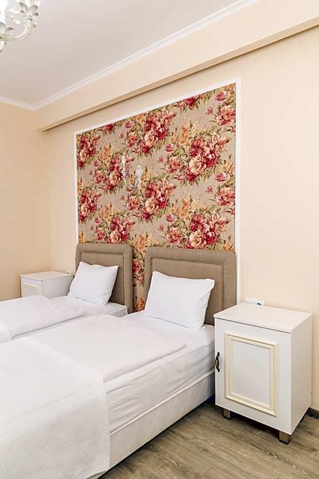Rose Hotel Vake
