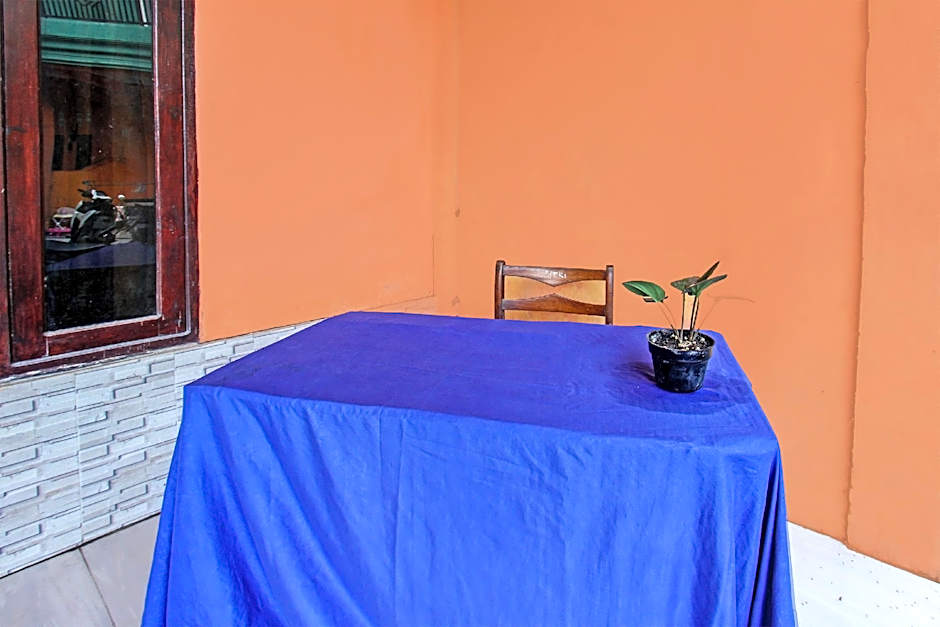 Hotel O Homestay Bang HajiNearLapangan Penujak ( Inen Gonggang)