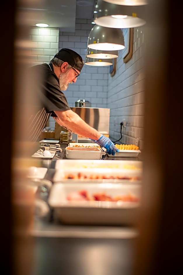 Holiday Inn Express Belfast City Queens Quarter By IHG