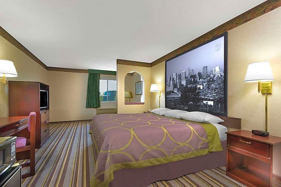 Photo 1 of 2 of 1 King Bed, Nonsmoking