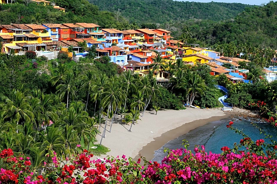 Bungalows & Casitas de las Flores in Careyes