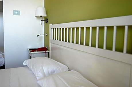 One-Bedroom Apartment with Sea View