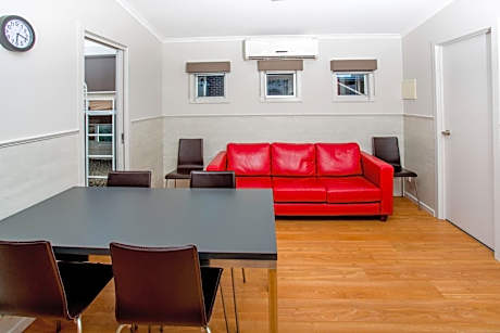 Two-Bedroom Cottage - Kingfisher