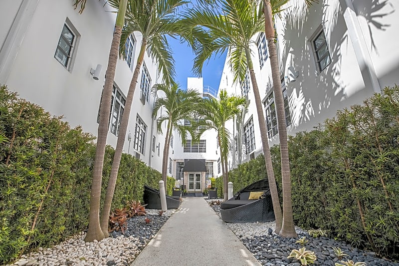 Lincoln Arms Suites