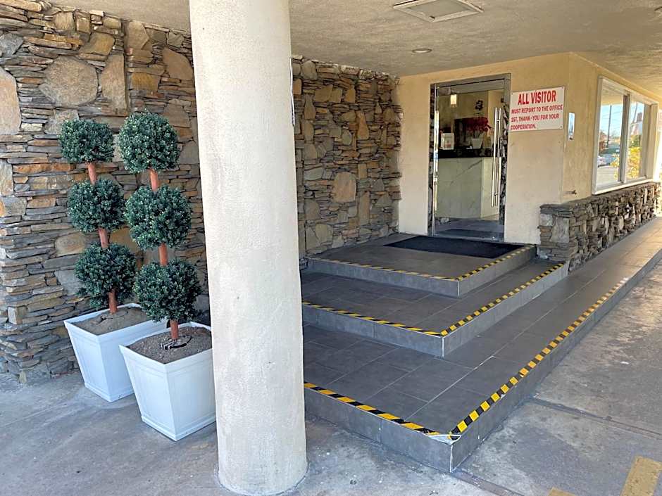 Grand Inn