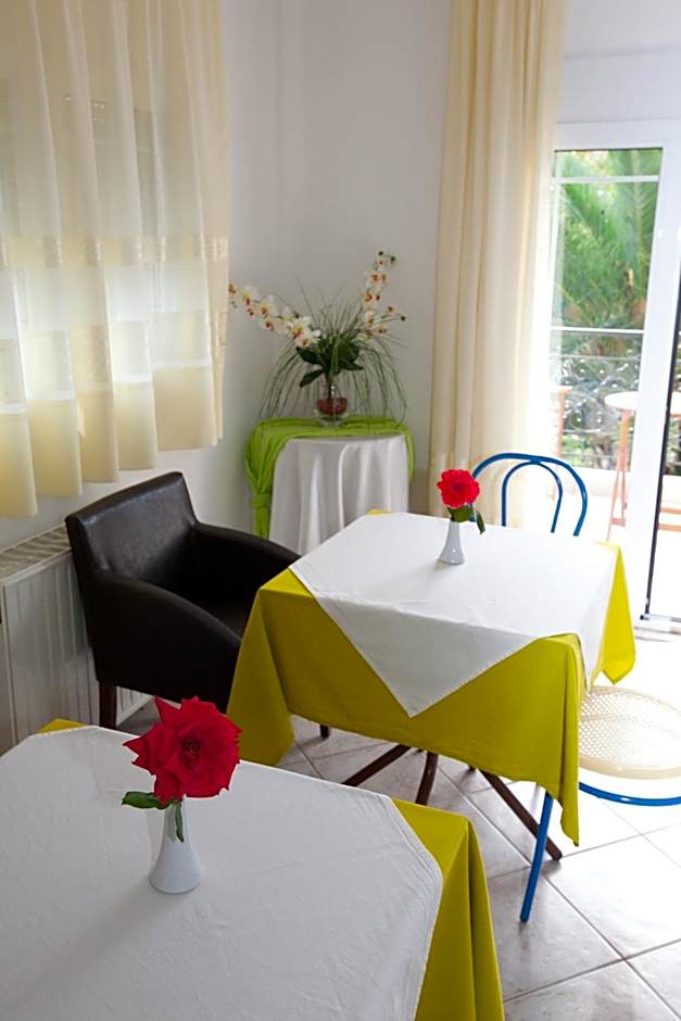 Yiouli Hotel