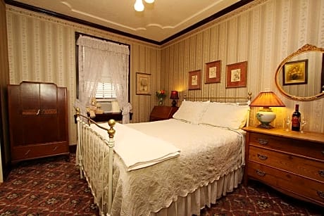 Deluxe Queen Room #10