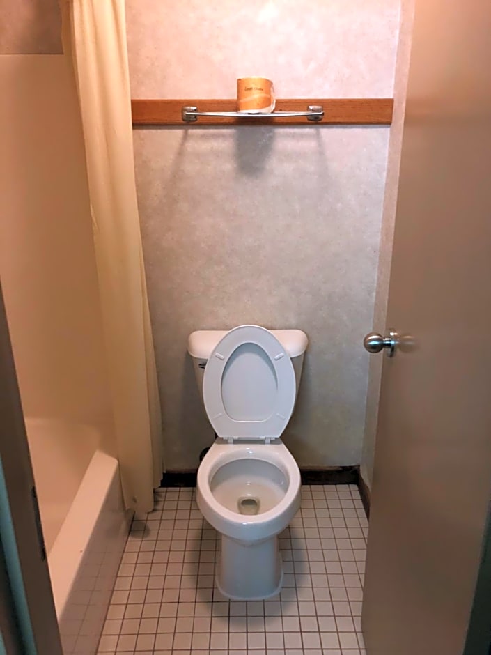 Denison Inn & Suites