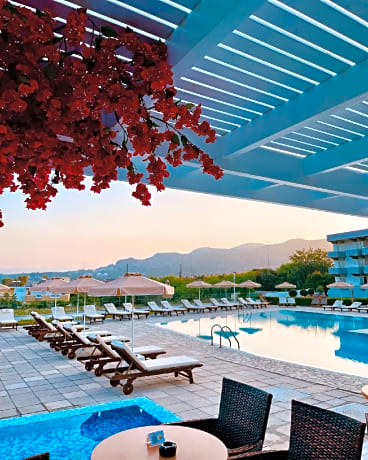 Zoes Hotel Studios
