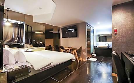 Suite Double Room