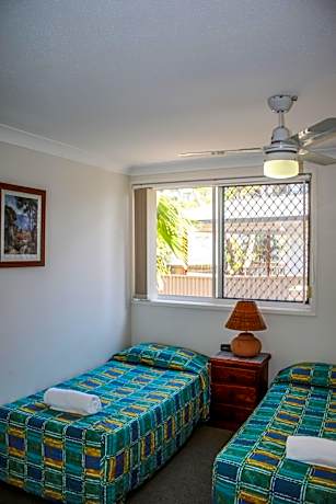 Three-Bedroom Pool View Apartment with Balcony