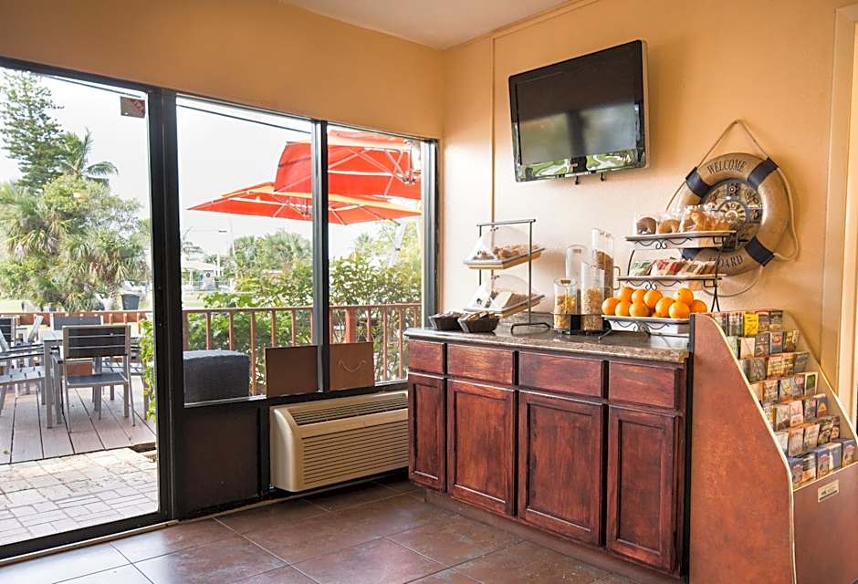 Royal Inn Beach Hotel Hutchinson Island