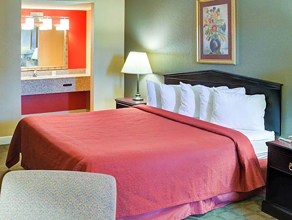 Quality Inn & Suites Hot Springs-Lake Hamilton