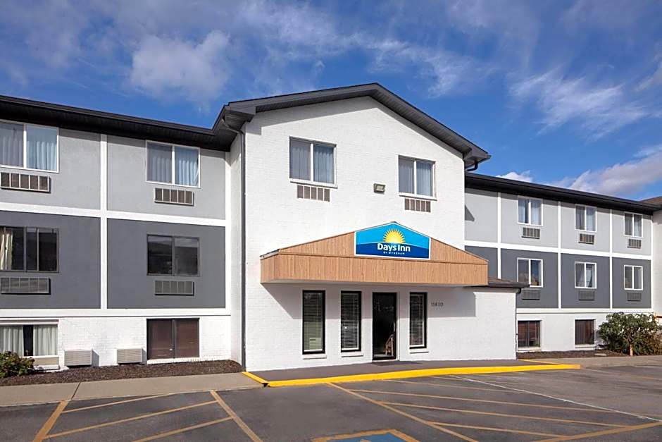 Days Inn by Wyndham Omaha NE