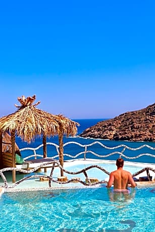 Rebel Souls Heart Pool One Bedroom Suite