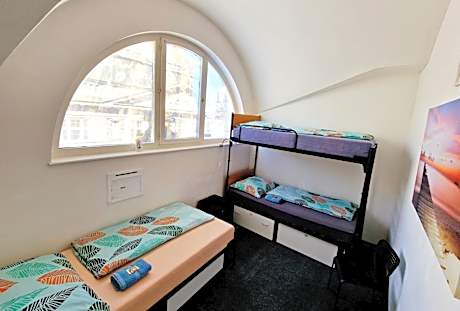 Basic Triple Room with Shared Bathroom