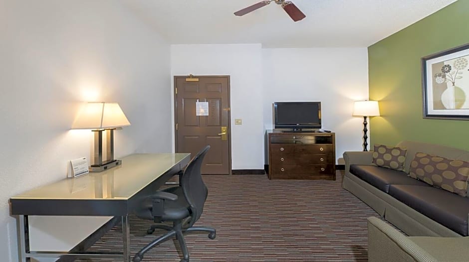 Holiday Inn Express Hotel & Suites Chicago-Deerfield/Lincolnshire