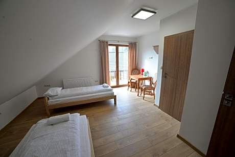 Twin Room with Private Bathroom