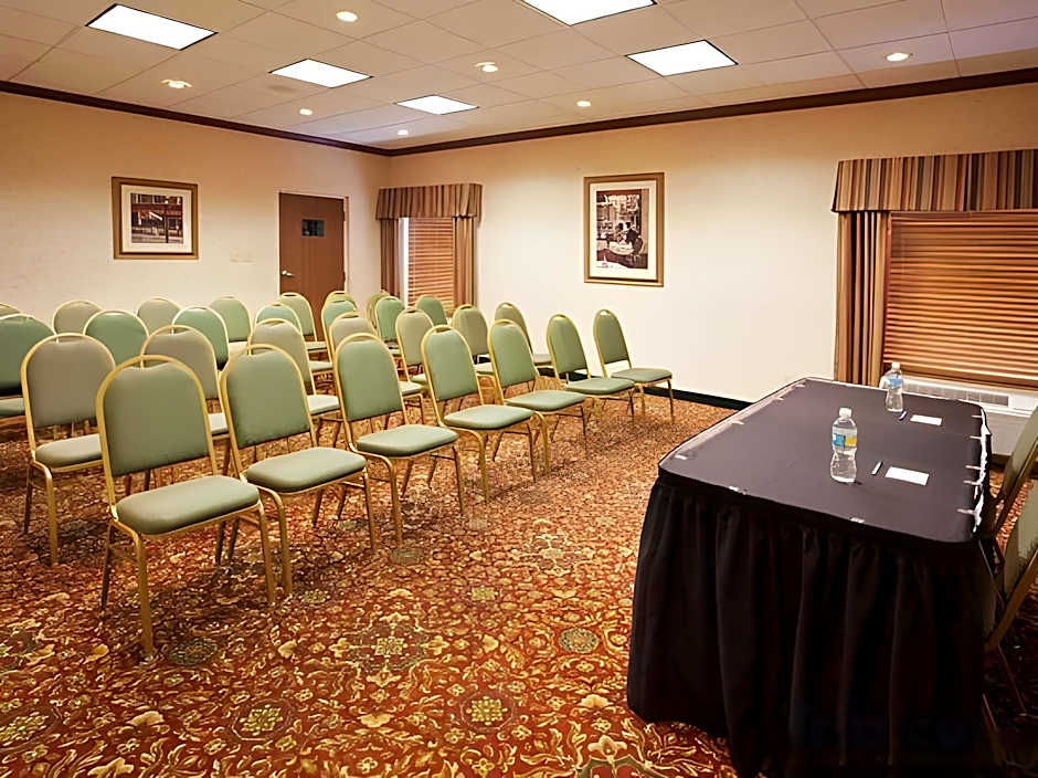 Holiday Inn Express Hotel & Suites Dayton-Huber Heights By IHG