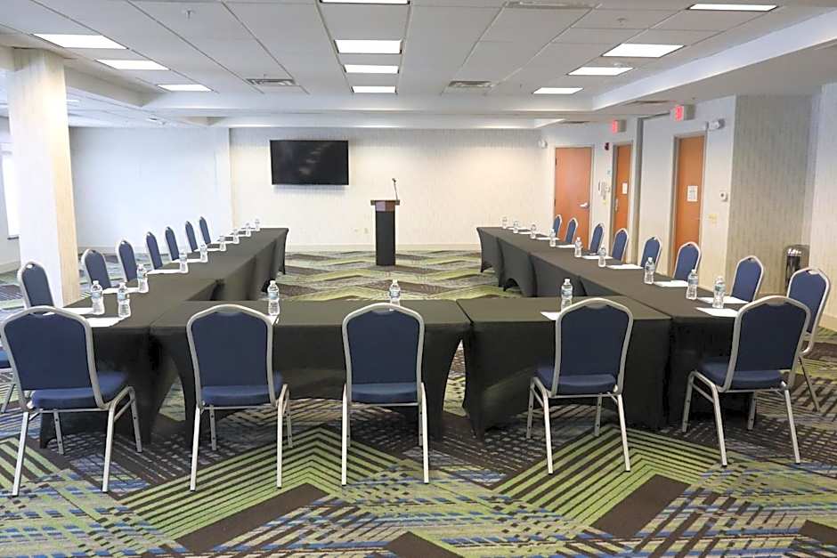 Holiday Inn Express Hotel & Suites Waukegan/Gurnee By IHG