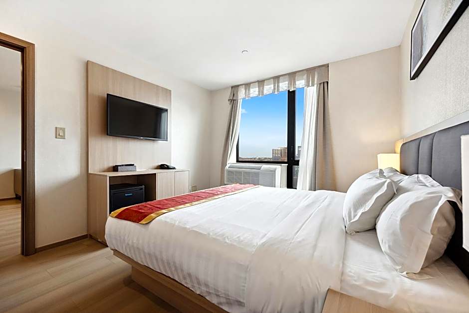 Ramada by Wyndham Flushing Queens