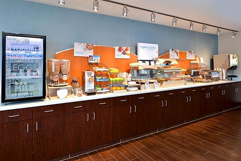 Holiday Inn Express Hotel & Suites Omaha West By IHG