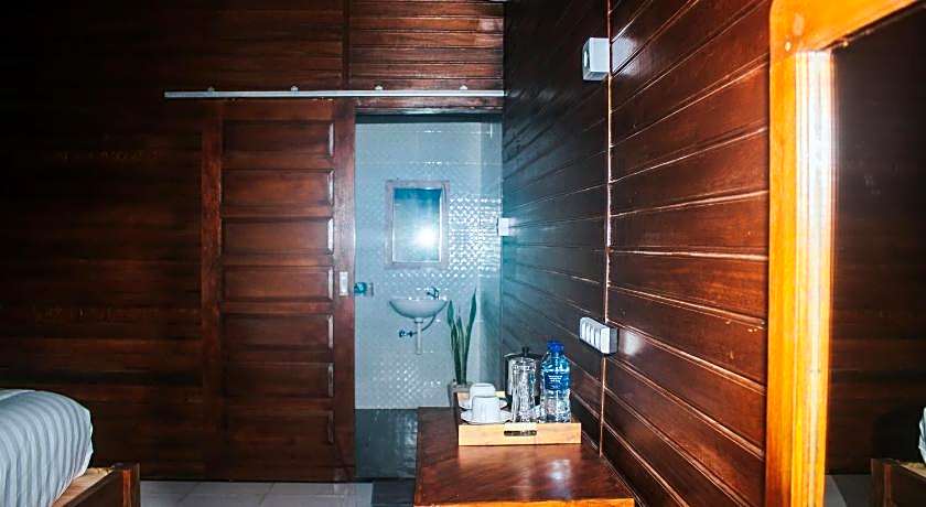 Kurnia Guest House & Spa 