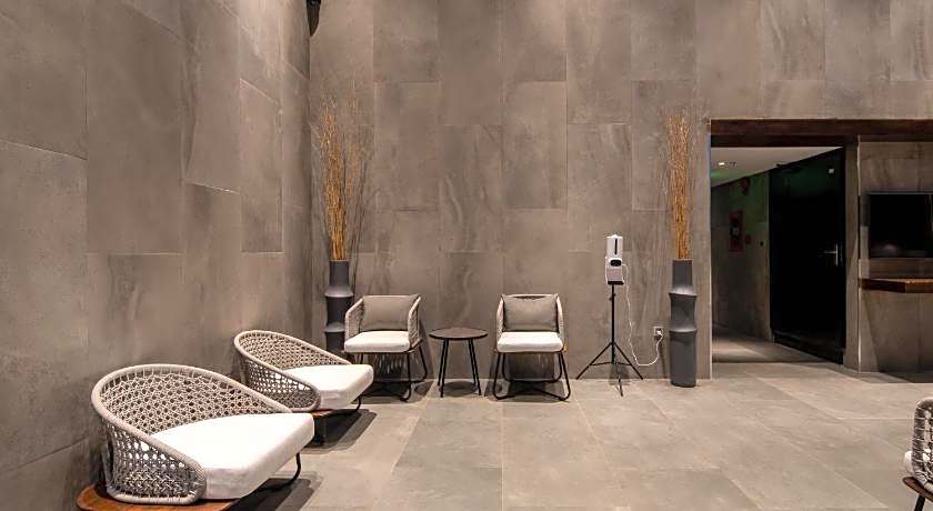 LEGEND Boutique Hotel