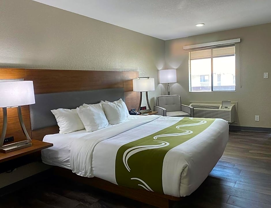 Quality Inn & Suites Near White Sands National Park