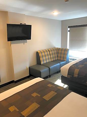 Deluxe Queen Room with Two Queen Beds