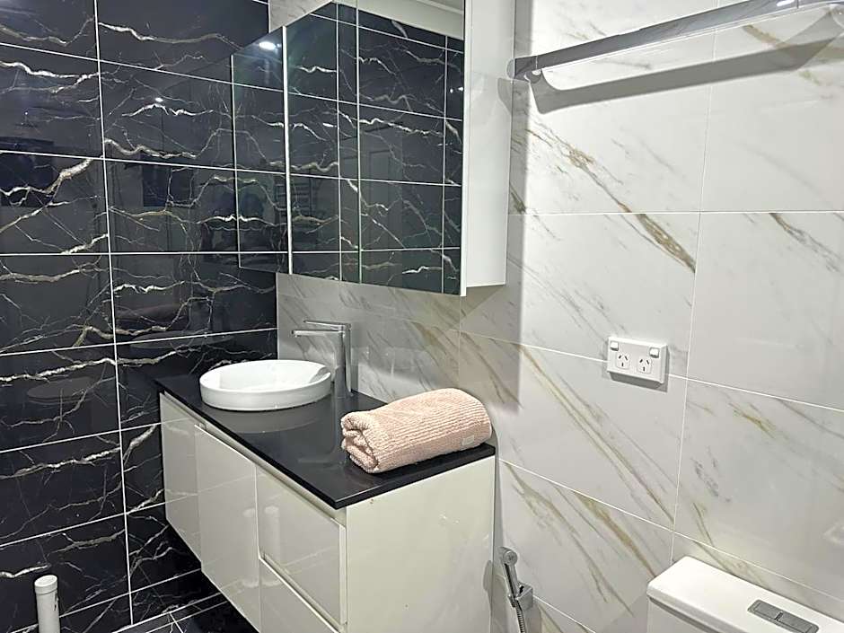 Cheerful 4 Bedrooms With Free Parking