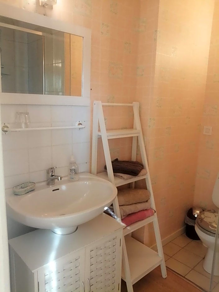 Maison D'hotes Les Vallees – Saint-Quentin-sur-le-Homme, IA
