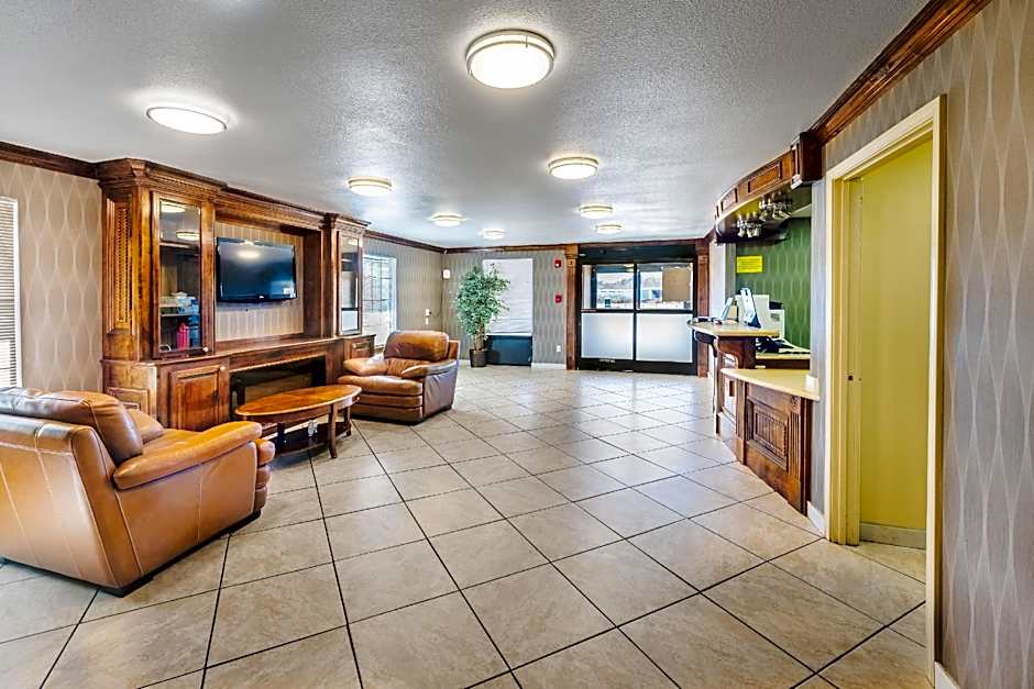 Super 8 by Wyndham Jackson MS Near the Fairgrounds