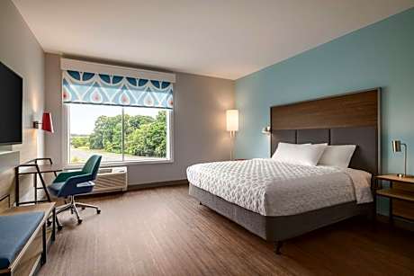 1 King Mobility Accessible Roll In Shower