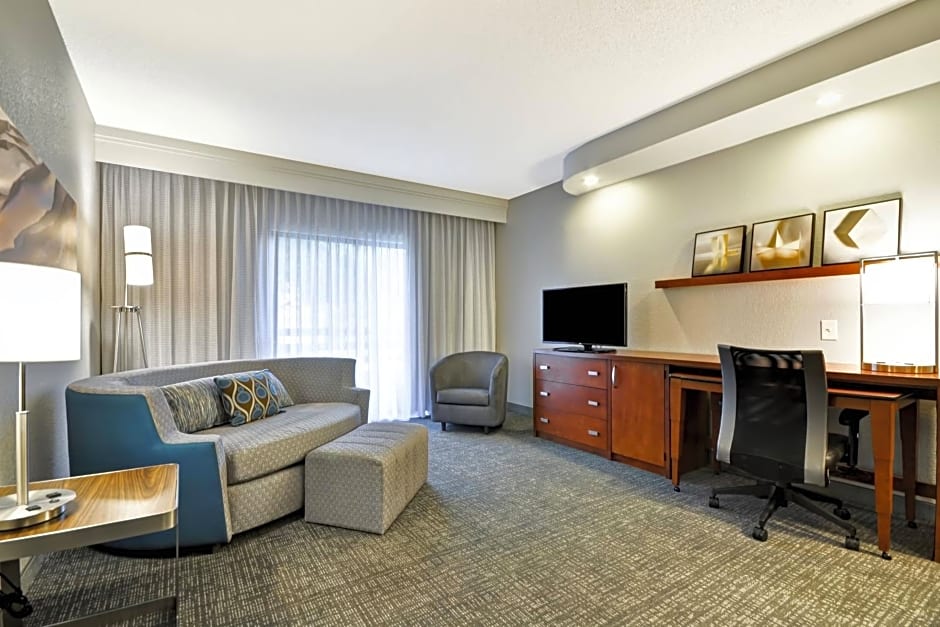 Courtyard by Marriott Dallas Medical/Market Center