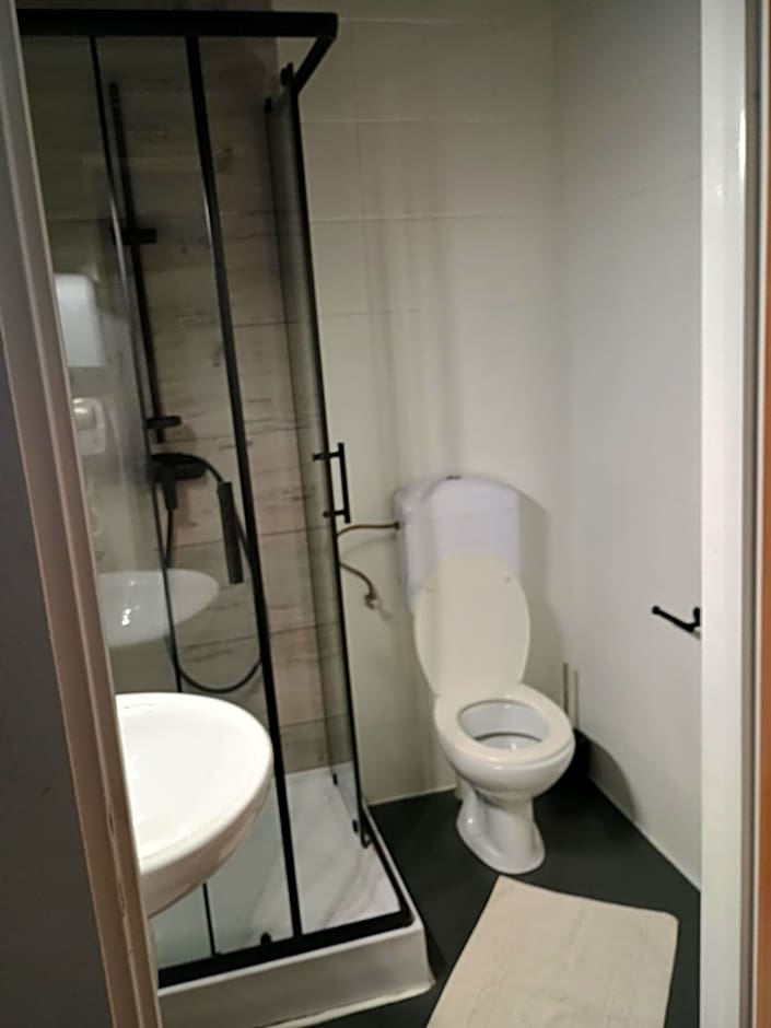 Motelik White House - pokoje gościnne