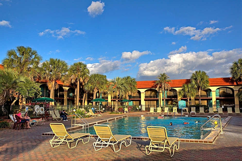 Maingate Lakeside Resort – Kissimmee, FL