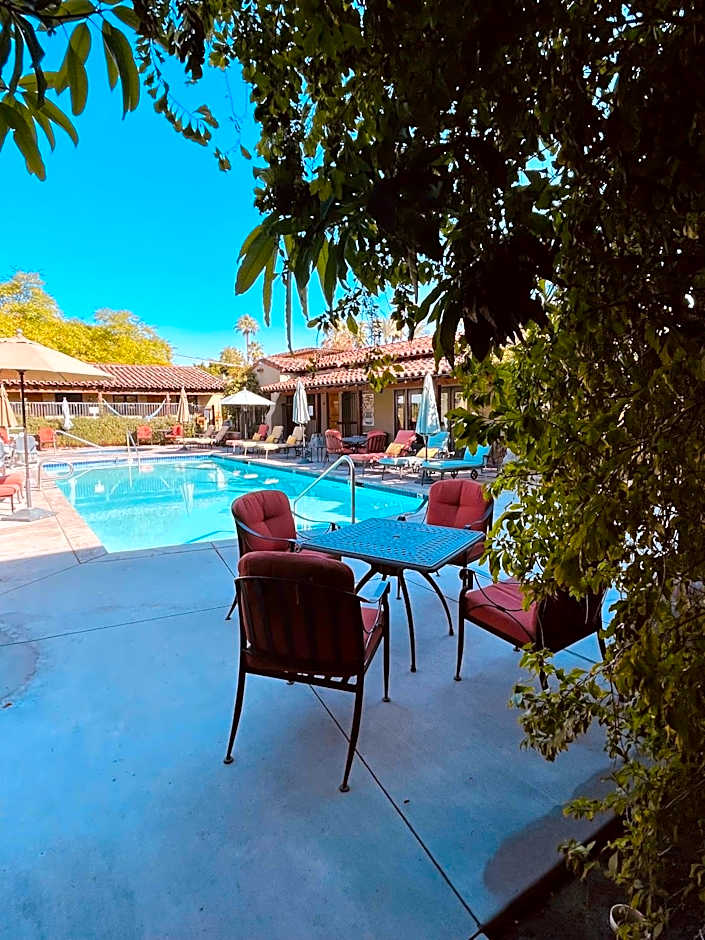 Los Arboles Hotel