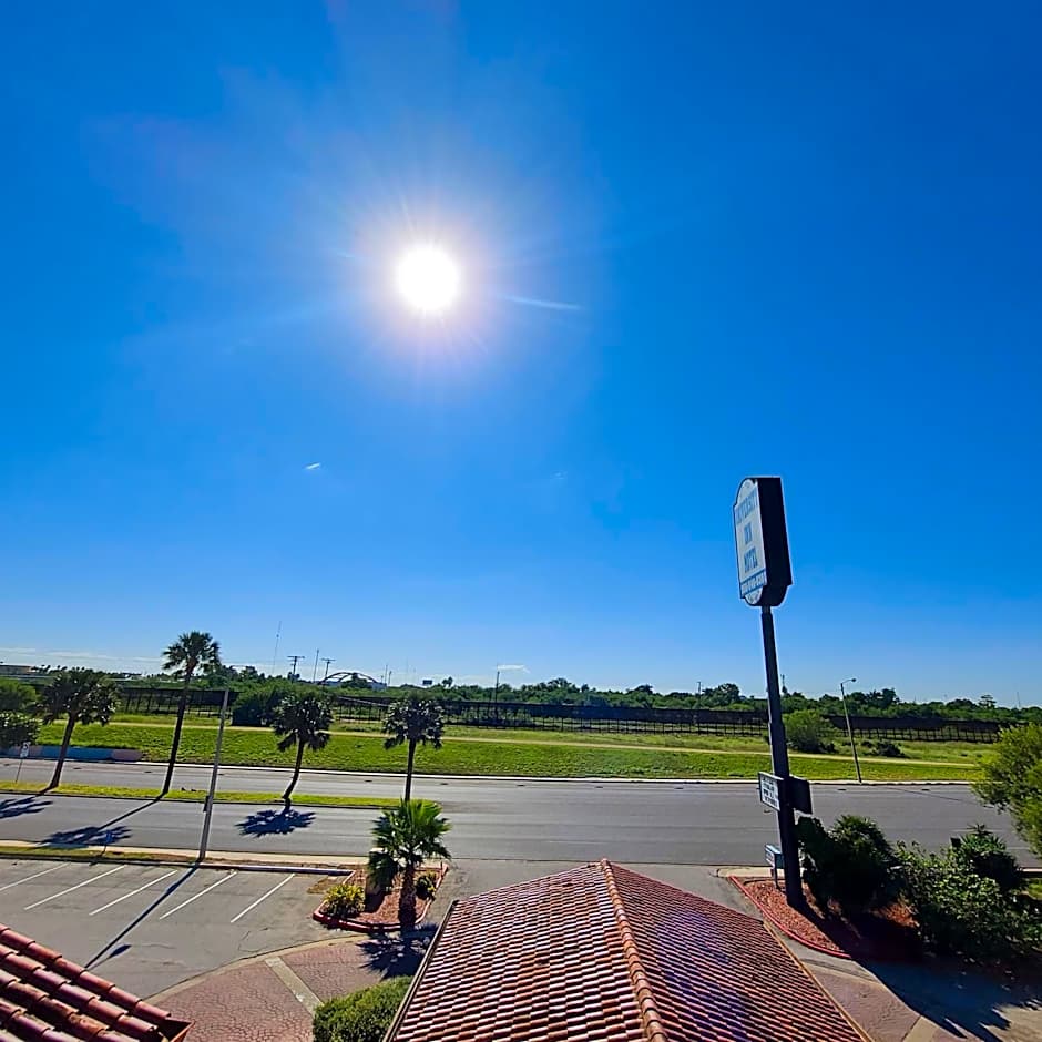University Inn & Suites Brownsville