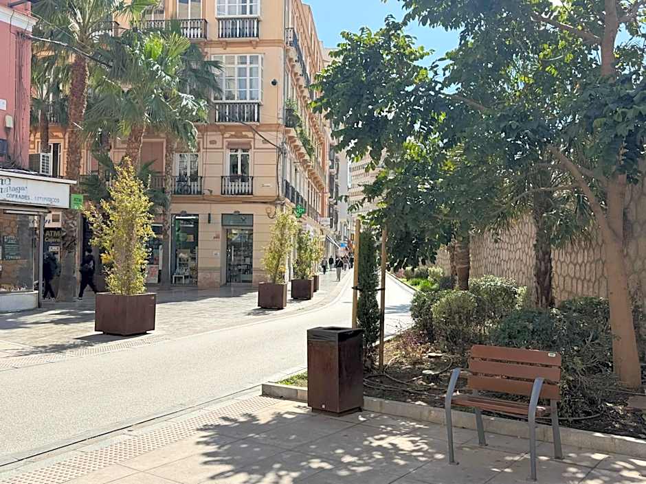 Ilustre - City-View Rooms with AC in Málaga's Old Town - Steps from Calle Larios and the Thyssen