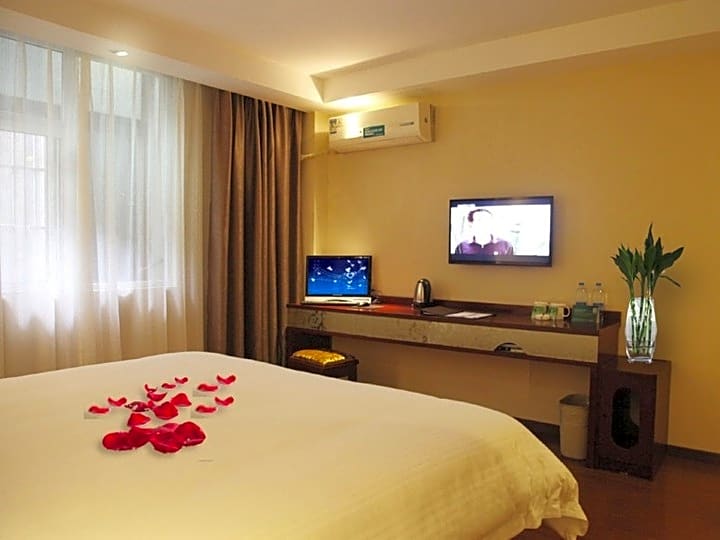 GreenTree Inn Guangxi Yulin Jincheng Commercial Building Shell Hotel